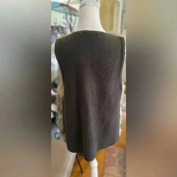 Gibson Latimer Faux Fur Vest - Picture 2 of 8